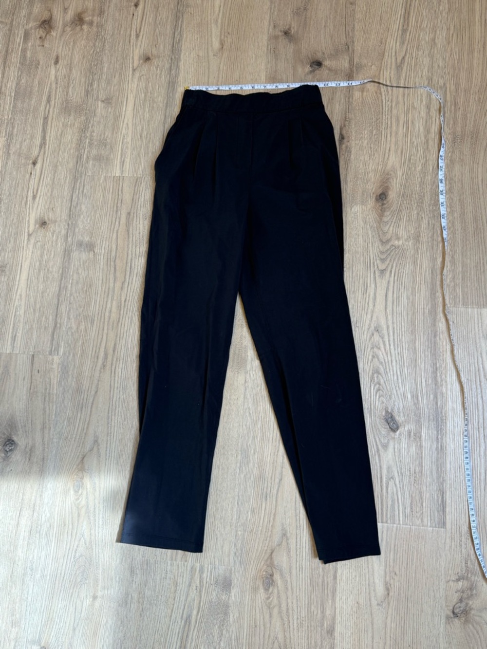 Lululemon Black Tapered Pleated Pants small